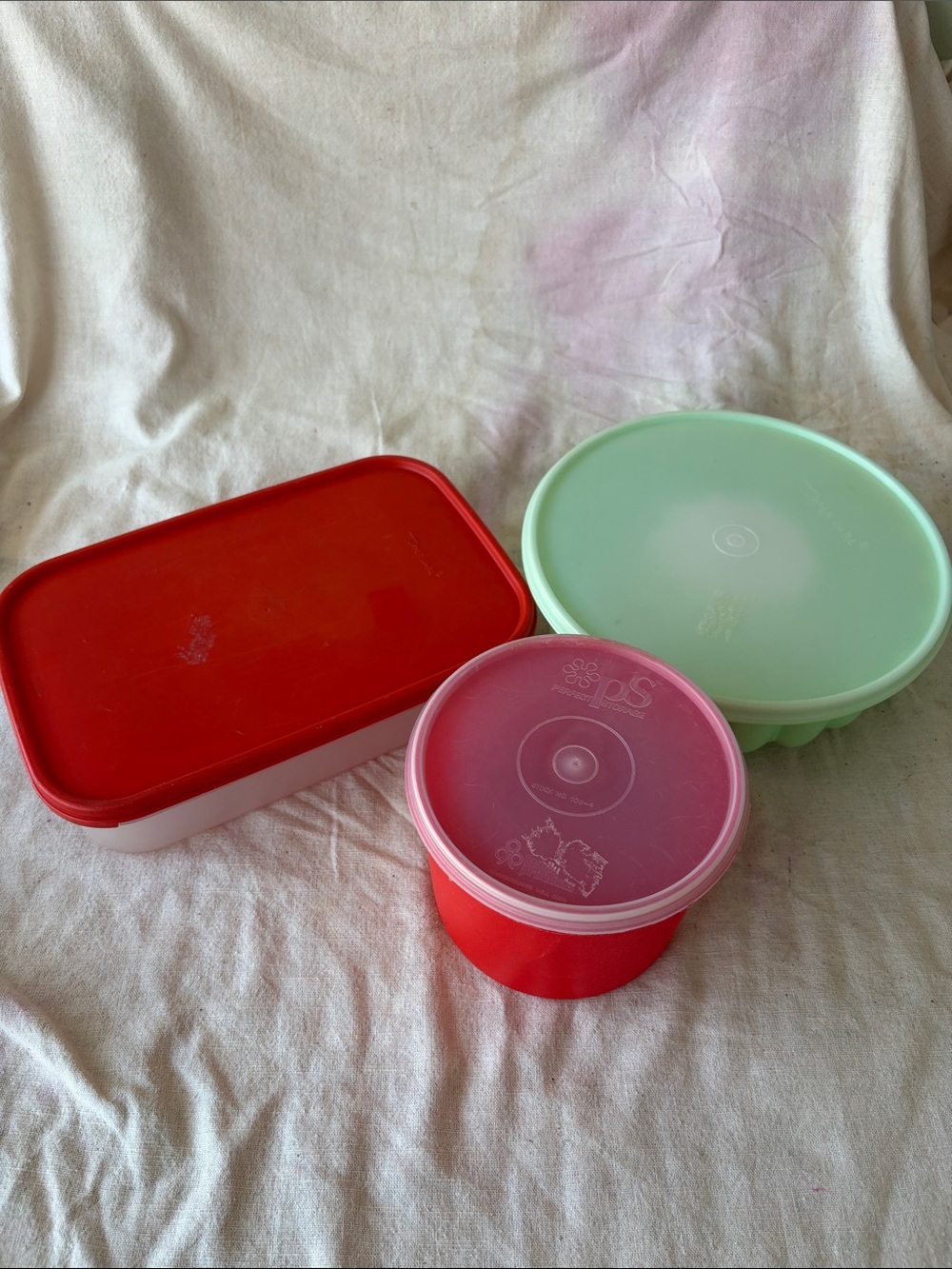 Set of 3 Red and Mint Plastic Food Storage Containers